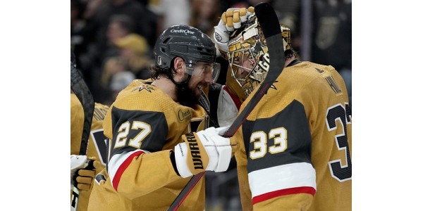 L'évolution du design du maillot Vegas Golden Knights en cinq ans L'évolution du design du maillot Vegas Golden Knights en cinq ans